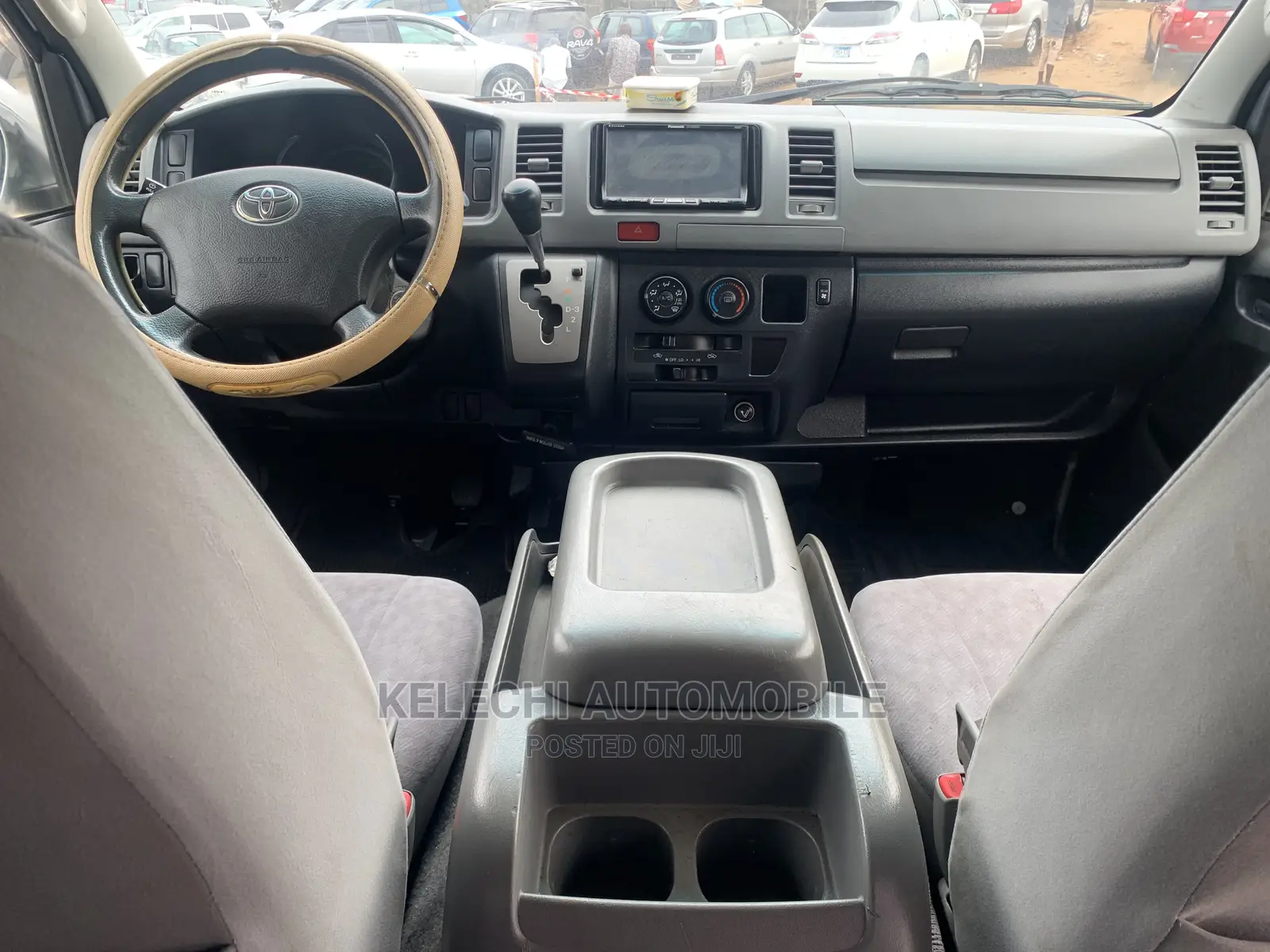 Toyota HiAce 2011 Silver