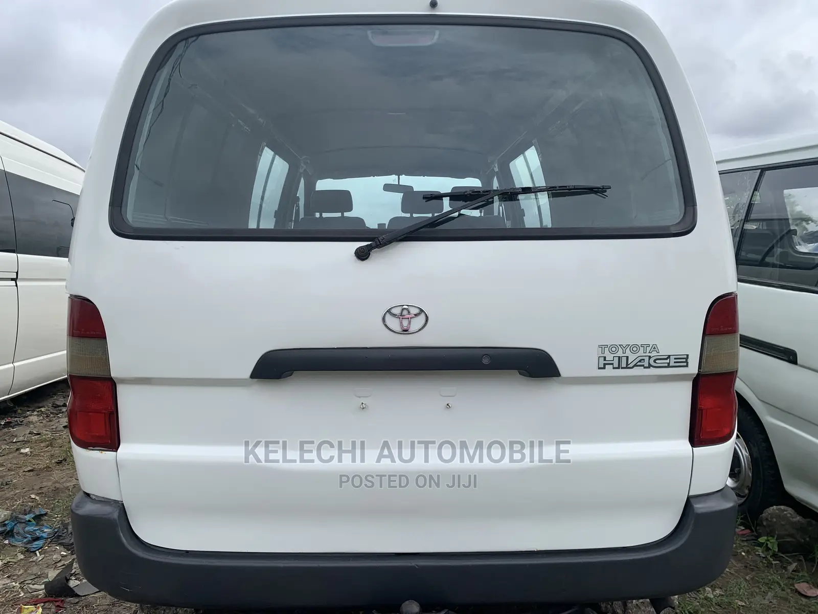 Toyota HiAce 2001 White