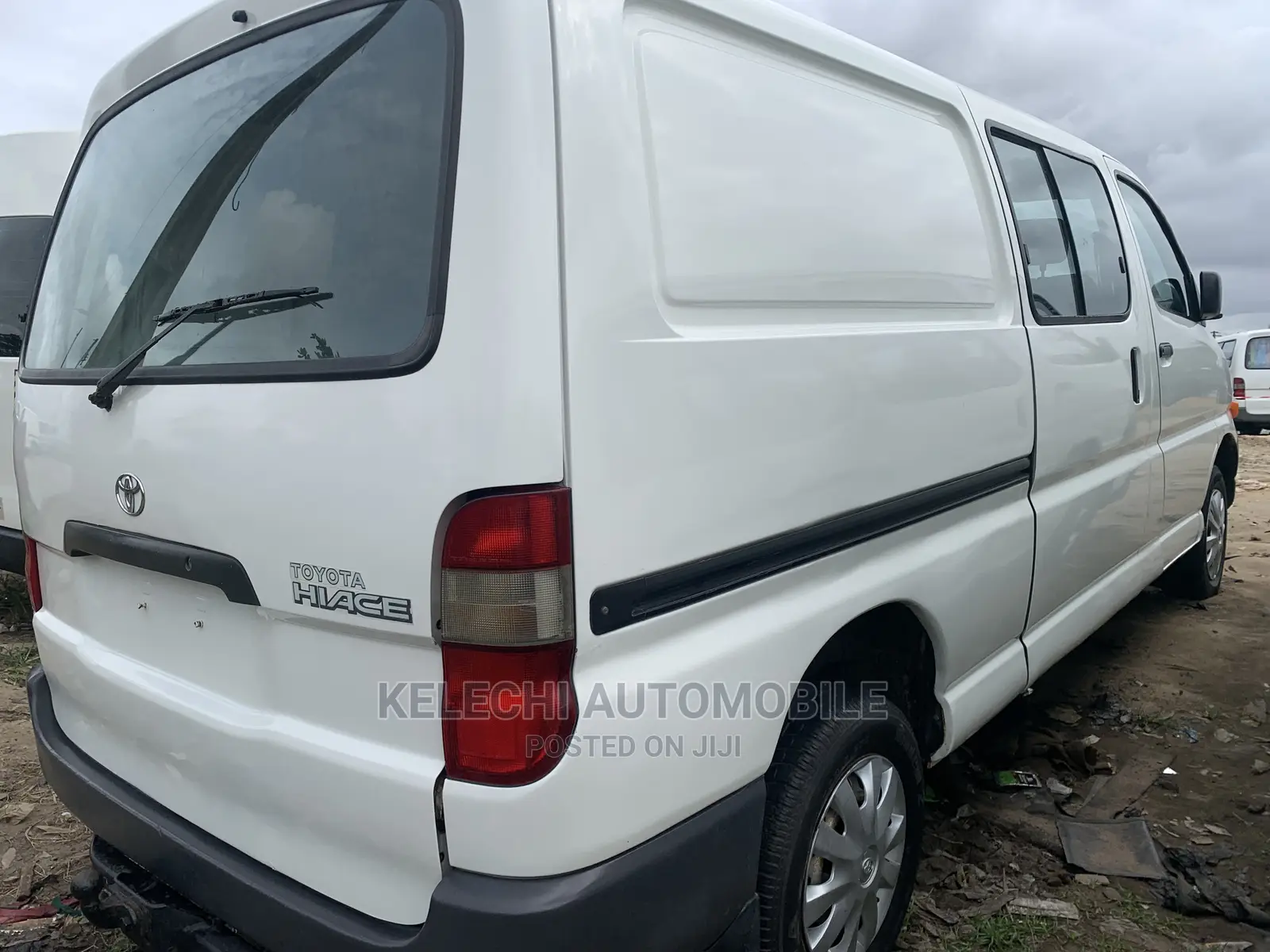 Toyota HiAce 2001 White