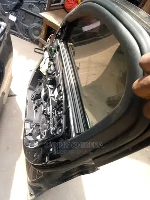 C300 2015/18 Complete Front Door Each Direct Tokunbo Door