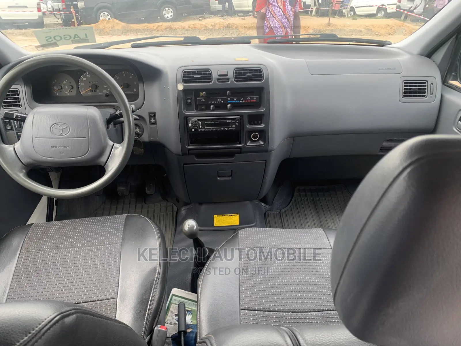 Toyota HiAce 2001 White