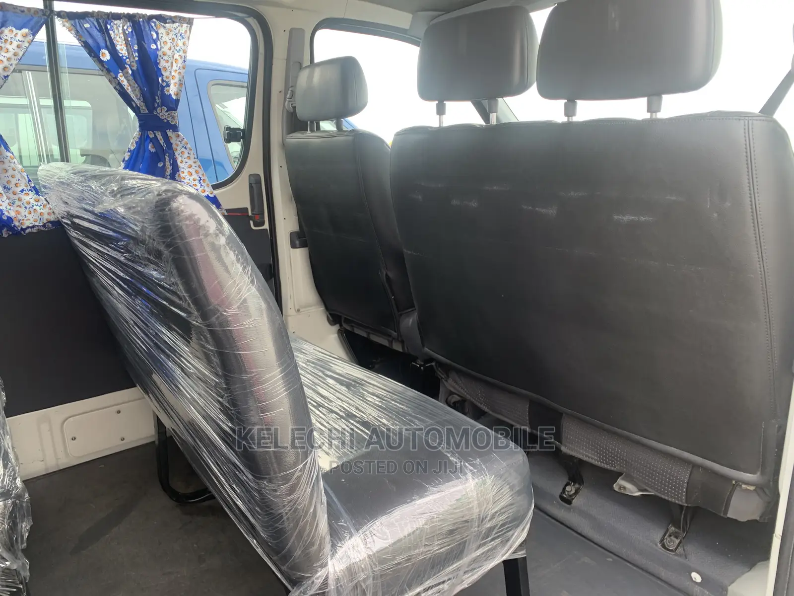 Toyota HiAce 2001 White