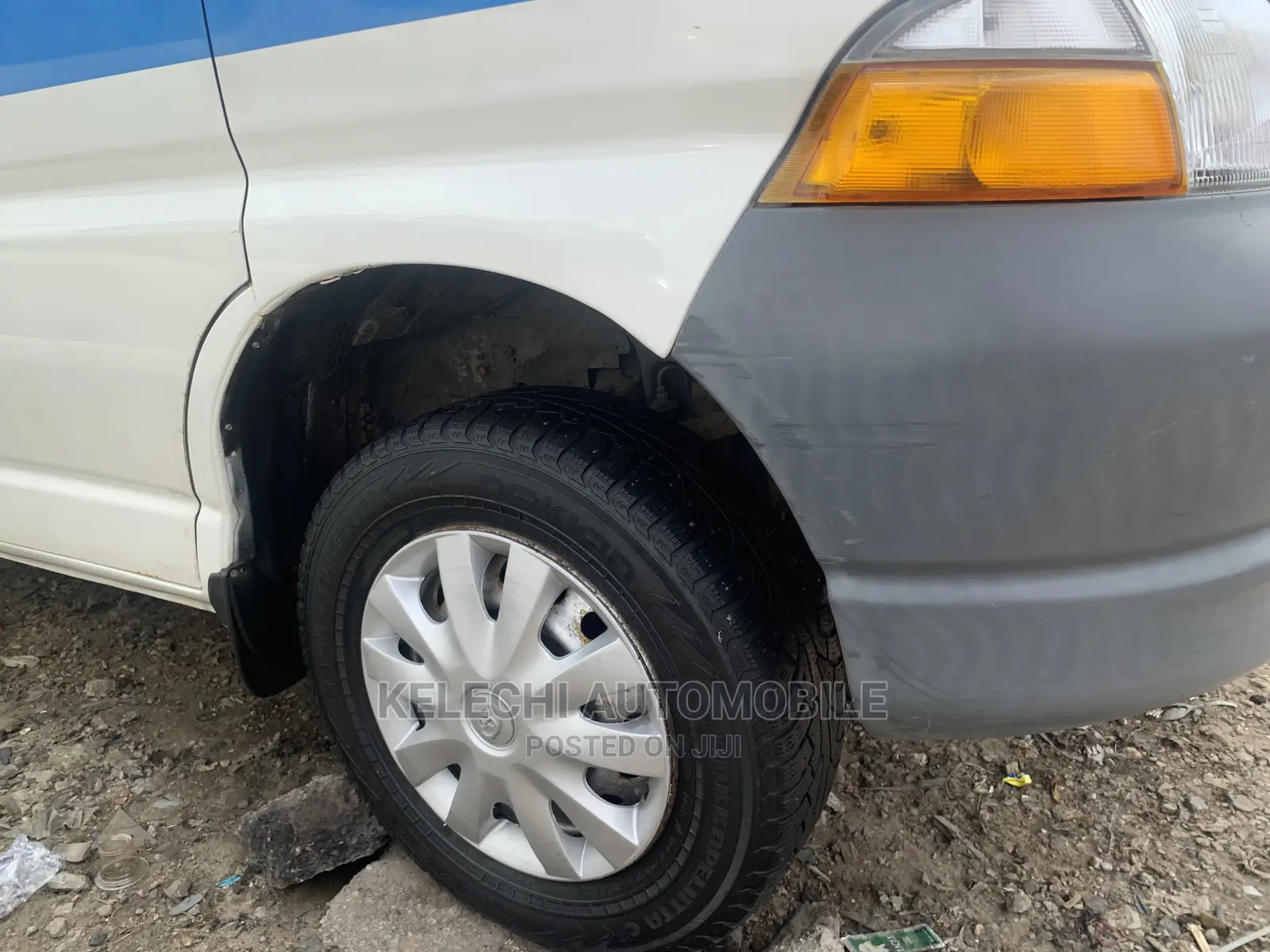 Toyota HiAce 2001 White