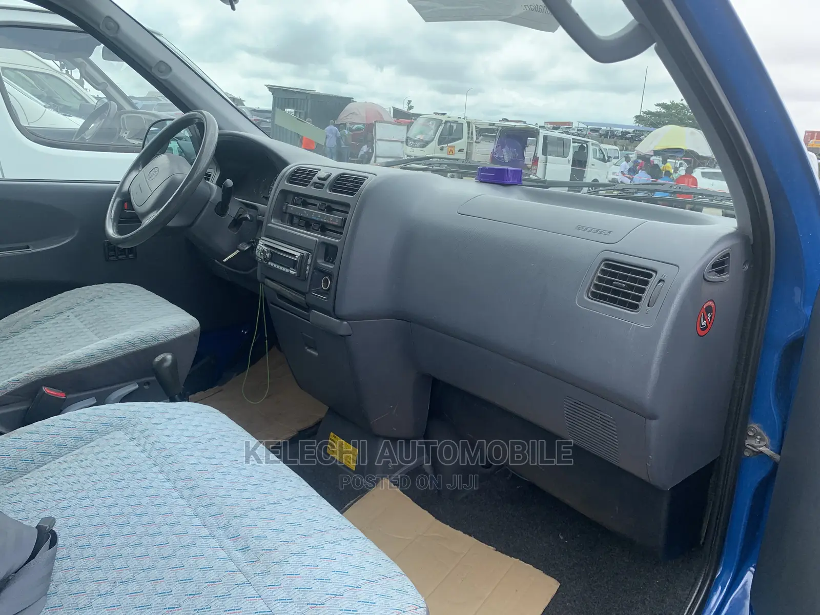Toyota HiAce 2001 Blue
