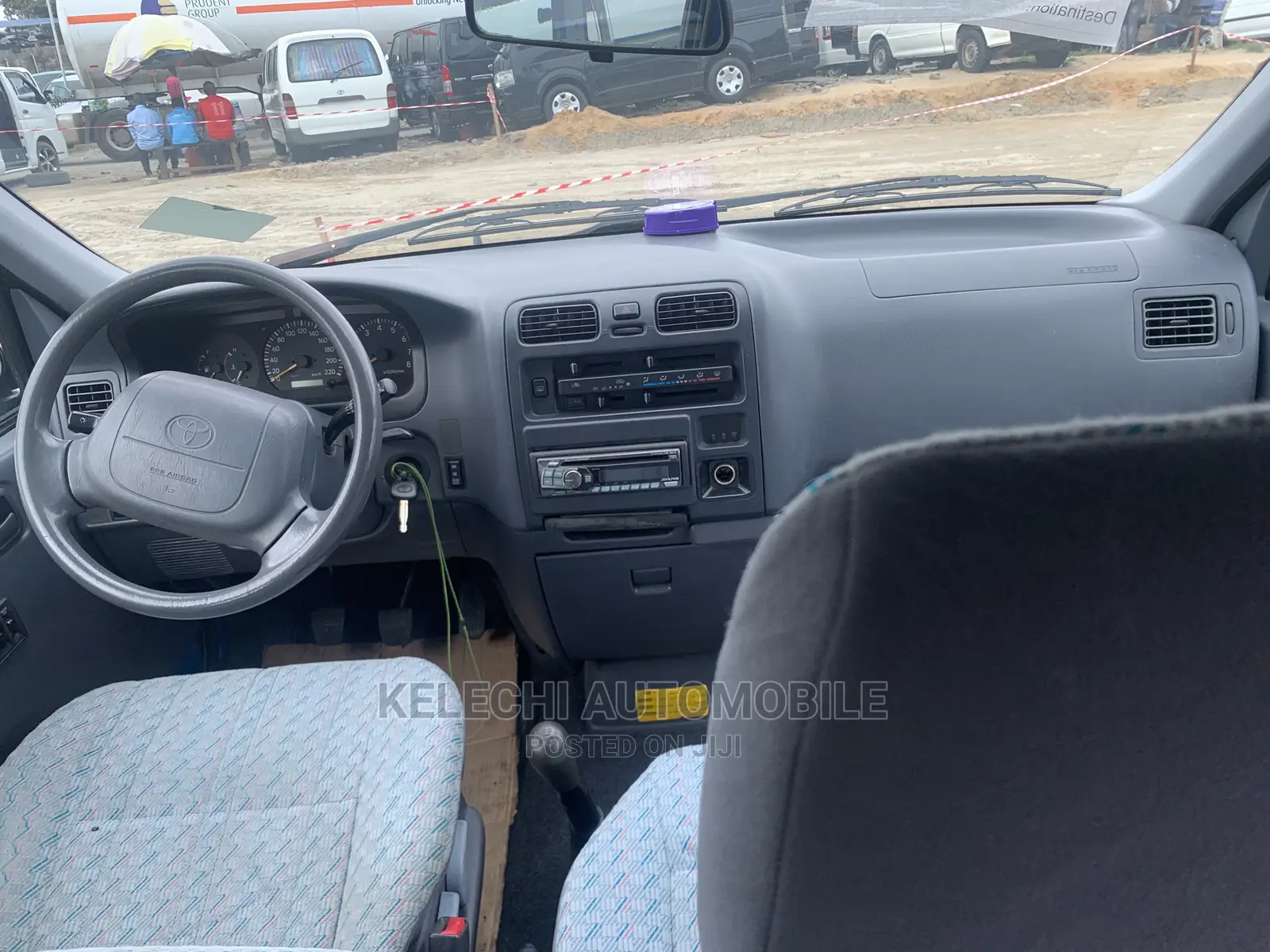 Toyota HiAce 2001 Blue