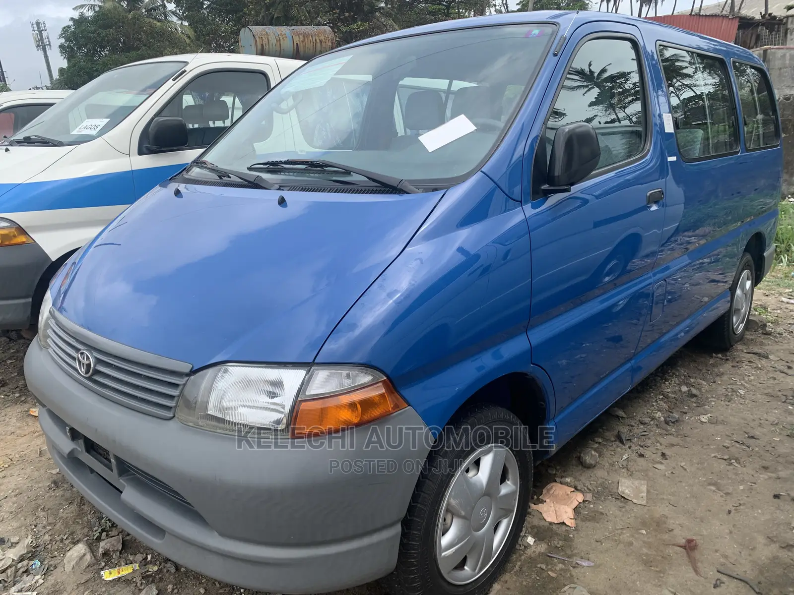 Toyota HiAce 2001 Blue