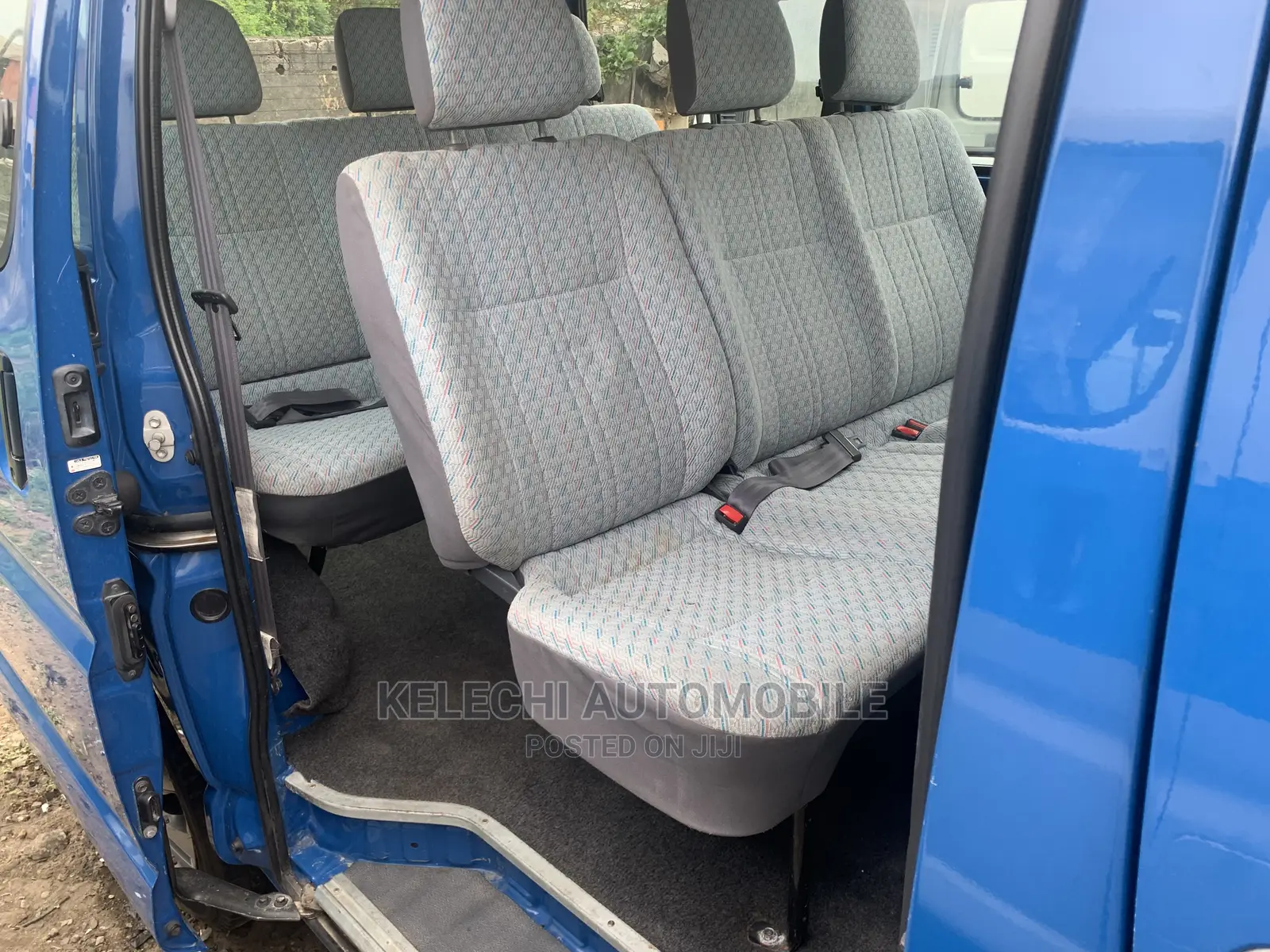 Toyota HiAce 2001 Blue