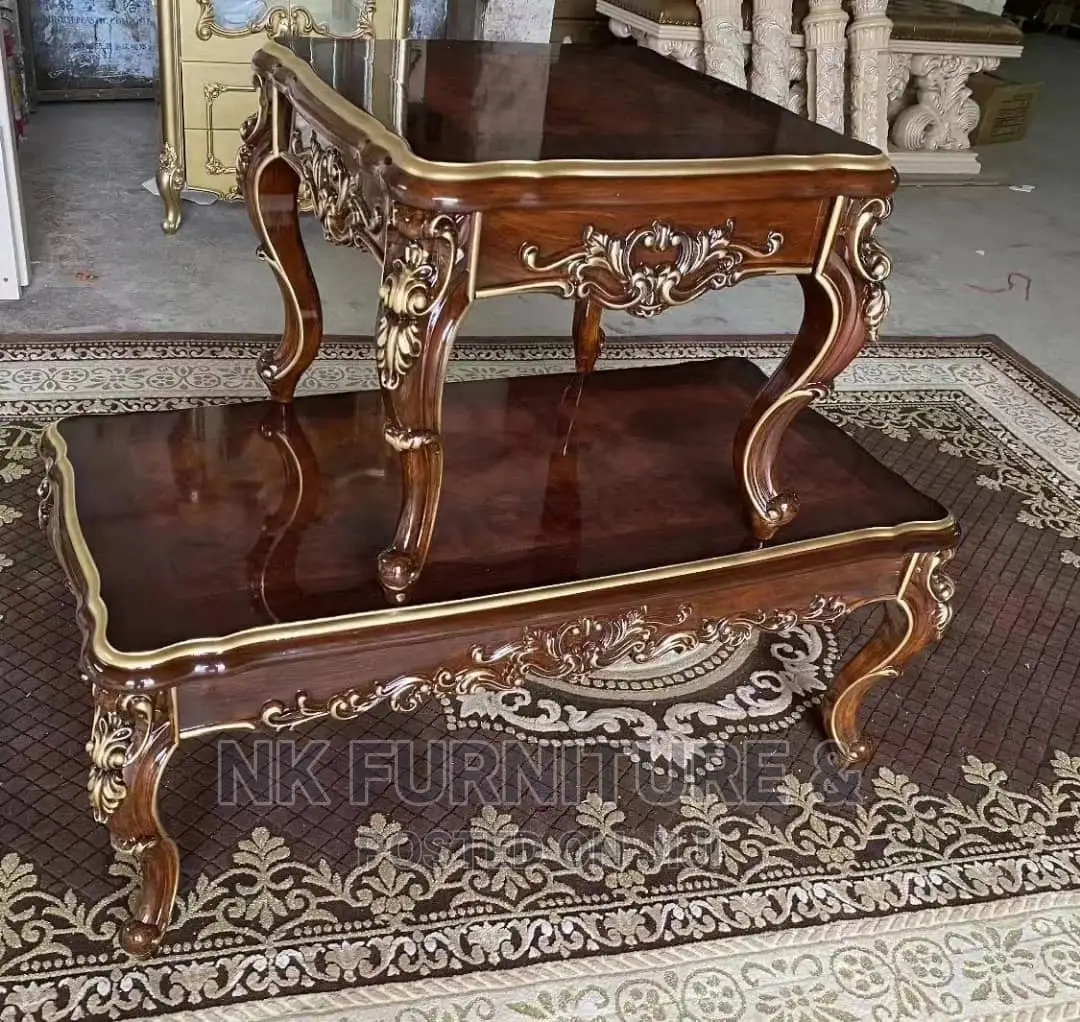 Royal Center Table With 2 Sides Stools