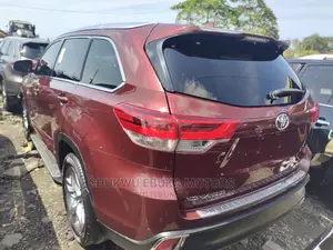 Toyota Highlander 2017 Red