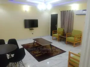 2 Bedroom Flat for Shortlet