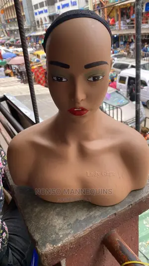 Gaga Mannequin Head With Shoulder