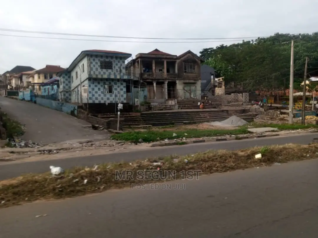 2 Plot of Land