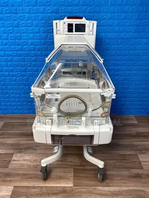 GE Giraffe Omnibed Infant Incubator