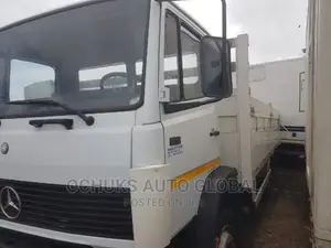M/Benz 1117 Model 8bolits Pick Up Van