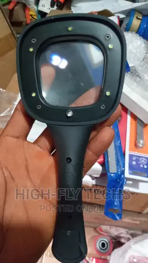 The Magnifier With 6 LED Lights