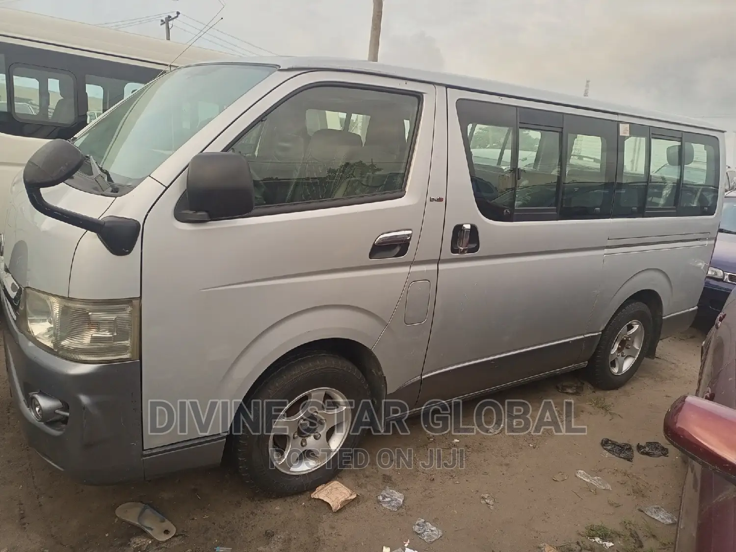 Toyota HiAce 2008 Black
