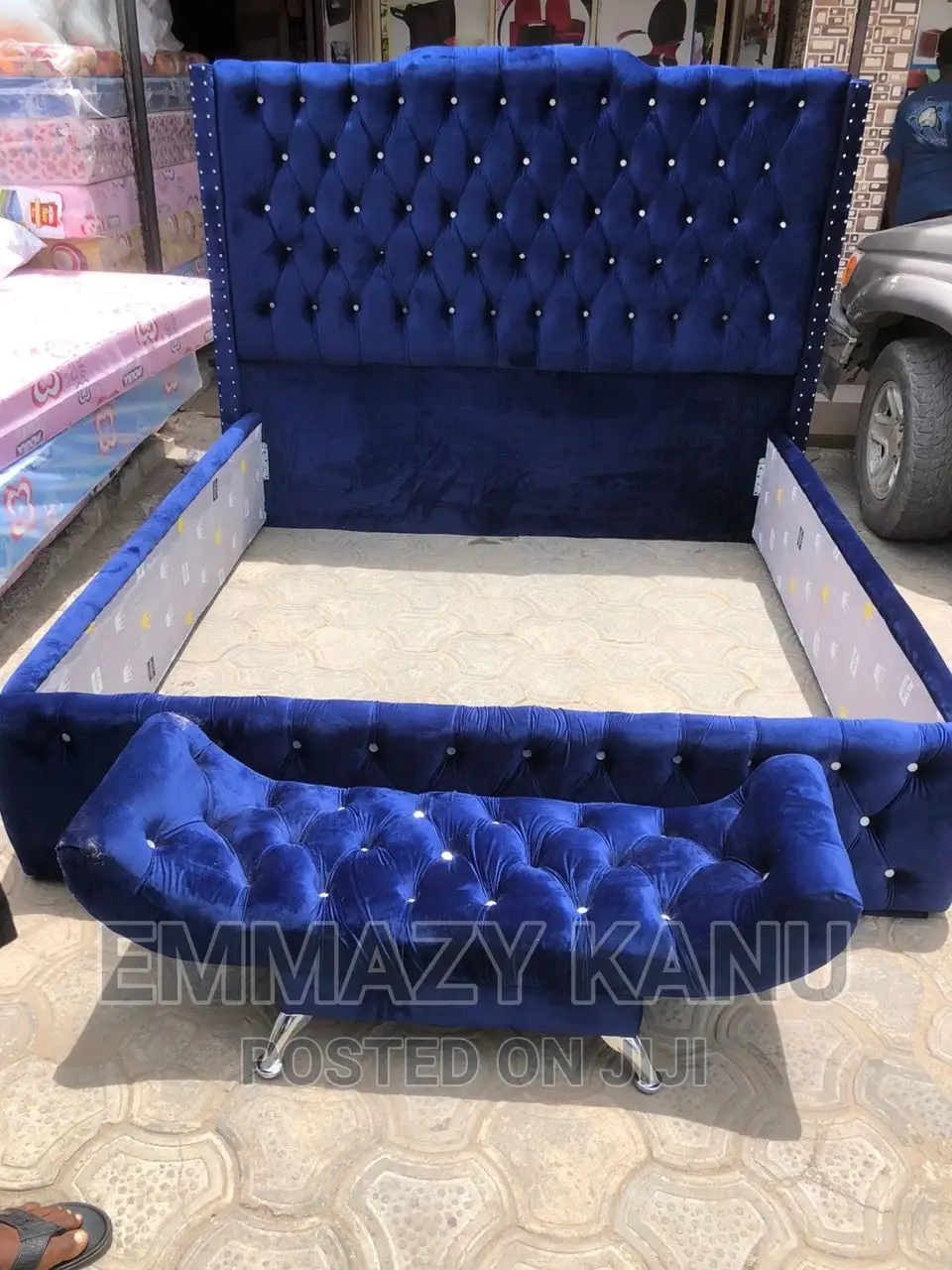 Upshotery Bedframe