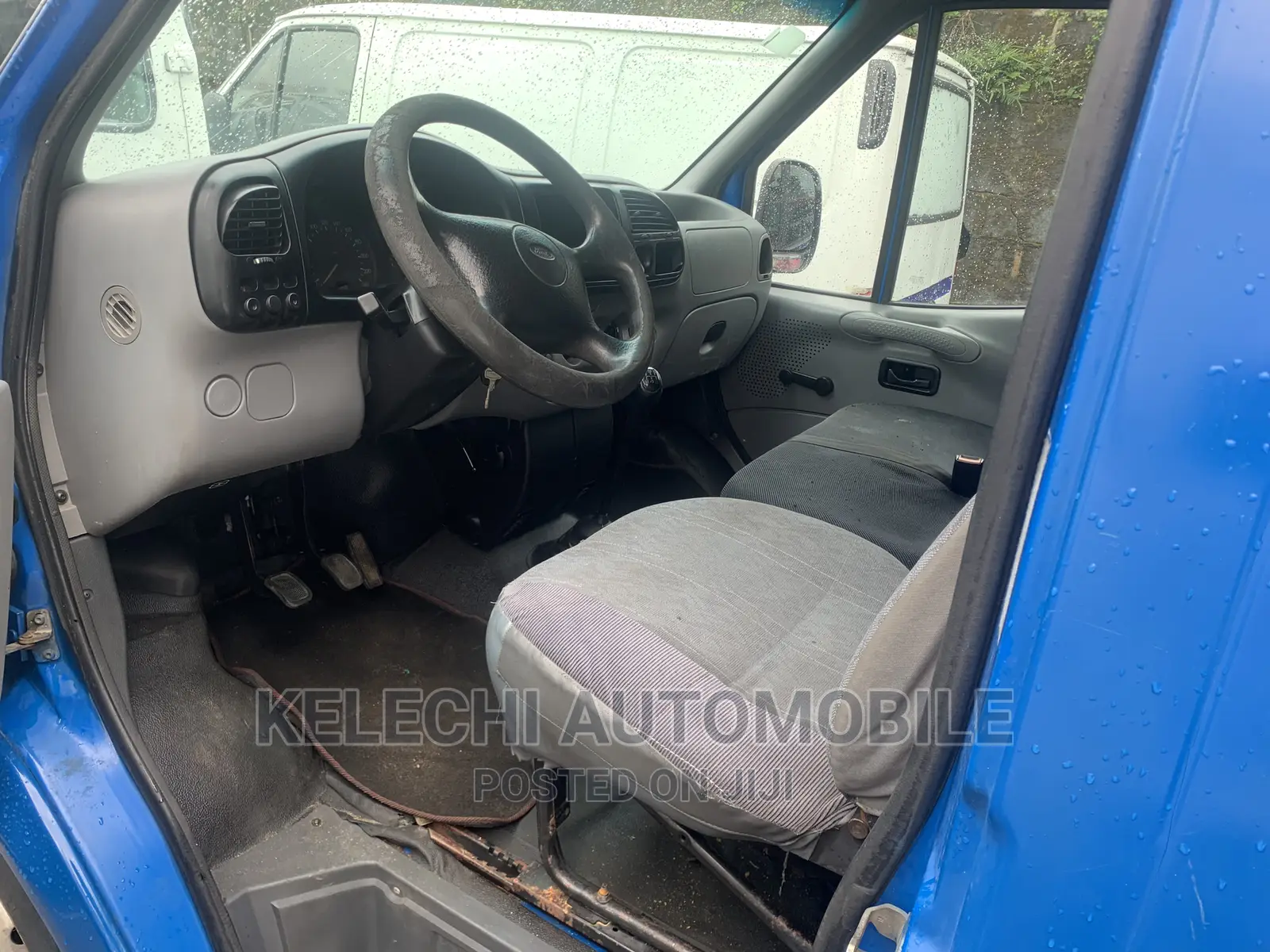 Ford Transit 2000 Blue
