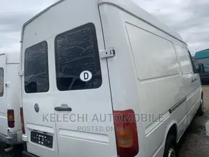 Volkswagen LT 2000 White