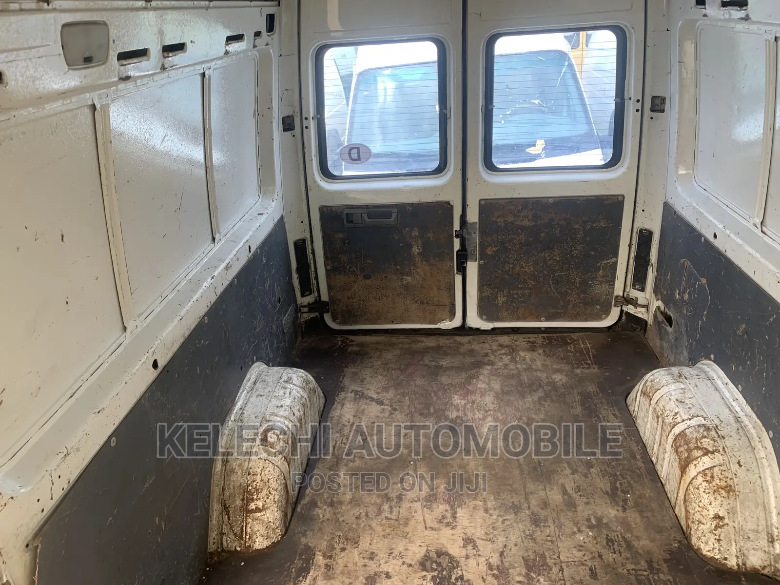 Volkswagen LT 2000 White