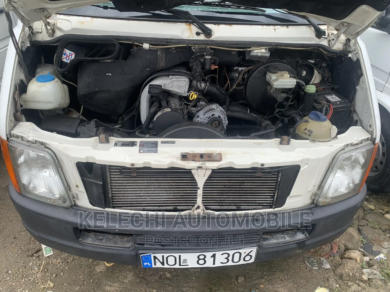 Volkswagen LT 2000 White