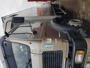 M/Benz Truck Container Body 1625 10bolits