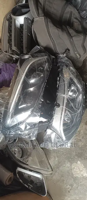 2018 Mercedes Benz GLC 350 Charger Headlight Set.