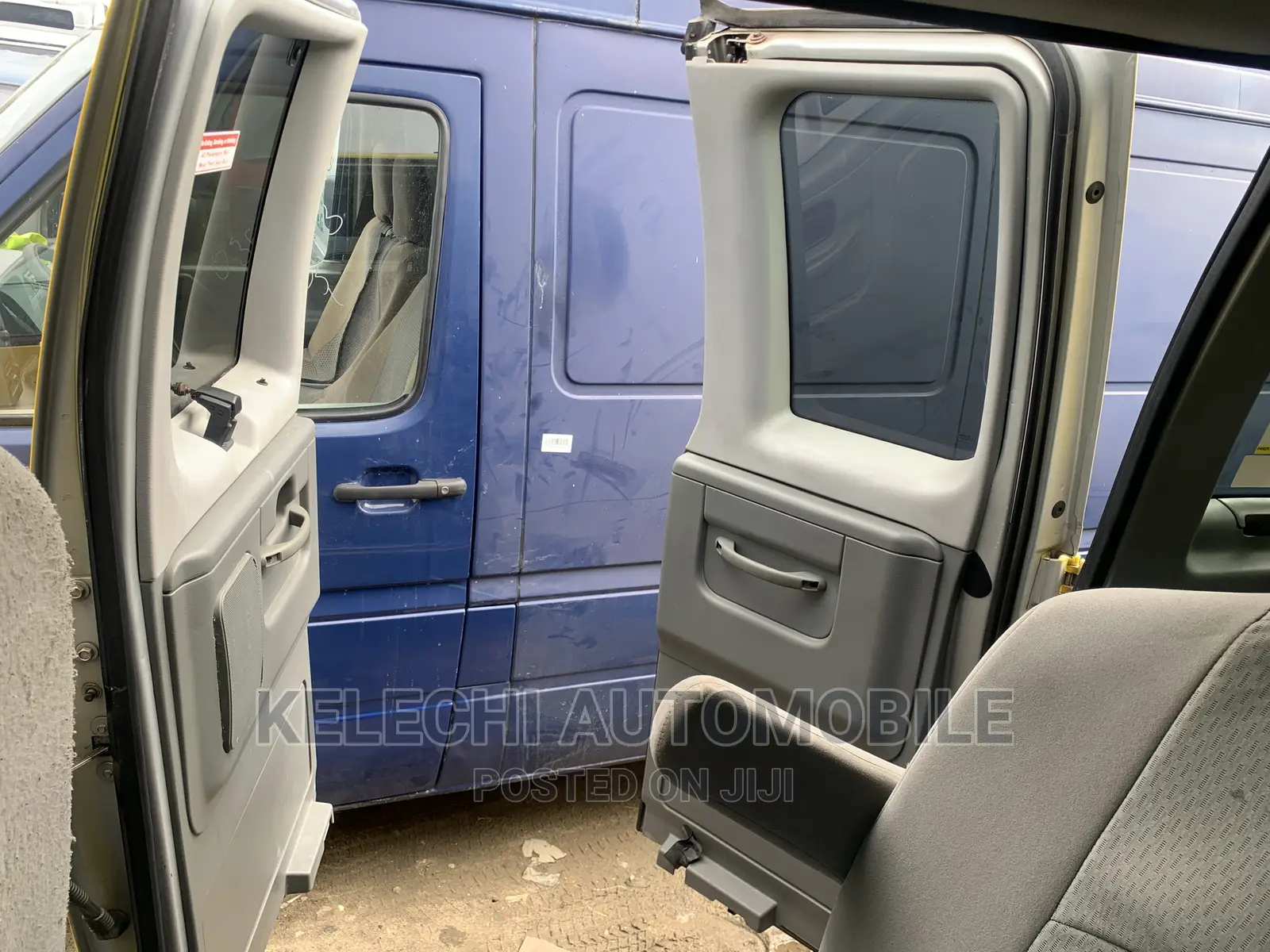 Ford E350 2009 Yellow