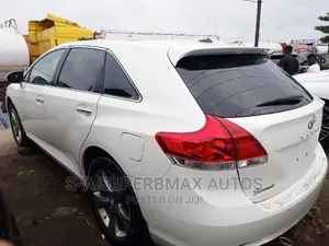 Toyota Venza V6 AWD 2010 White