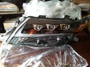 Toyota Venza 1set Head Lamp 2020 Model