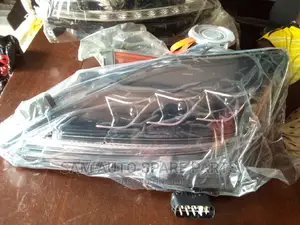 Lexus Is 1 Set Head Lamp 2020 Model