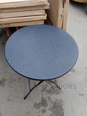 Outdoor Round Table