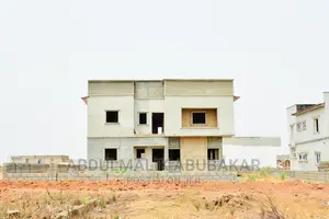 4bdrm Duplex in Eagle Court, Sabon Lugbe for sale