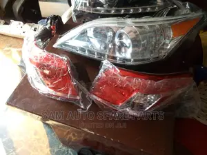 1 Set Head Lamp Lexus ES 350 010 Model
