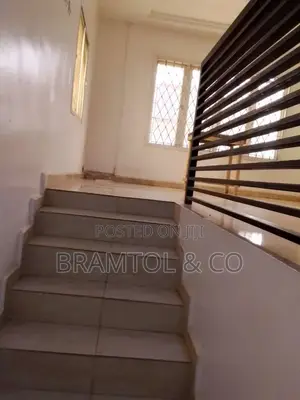 3bdrm Townhouse / Terrace in Idu Industrial for rent