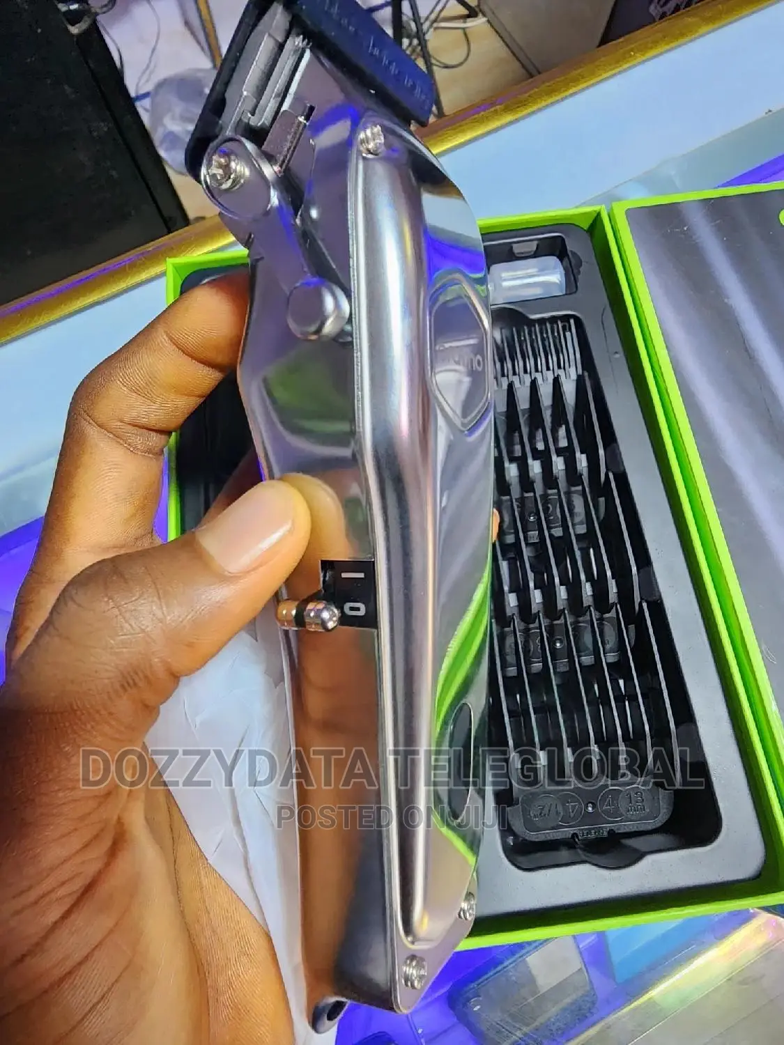 Oraimo Professional Smart Clipper 2 With 4 Guided Combs