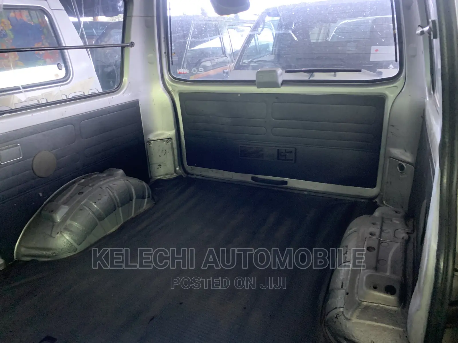 Mitsubishi L300 2004 Silver