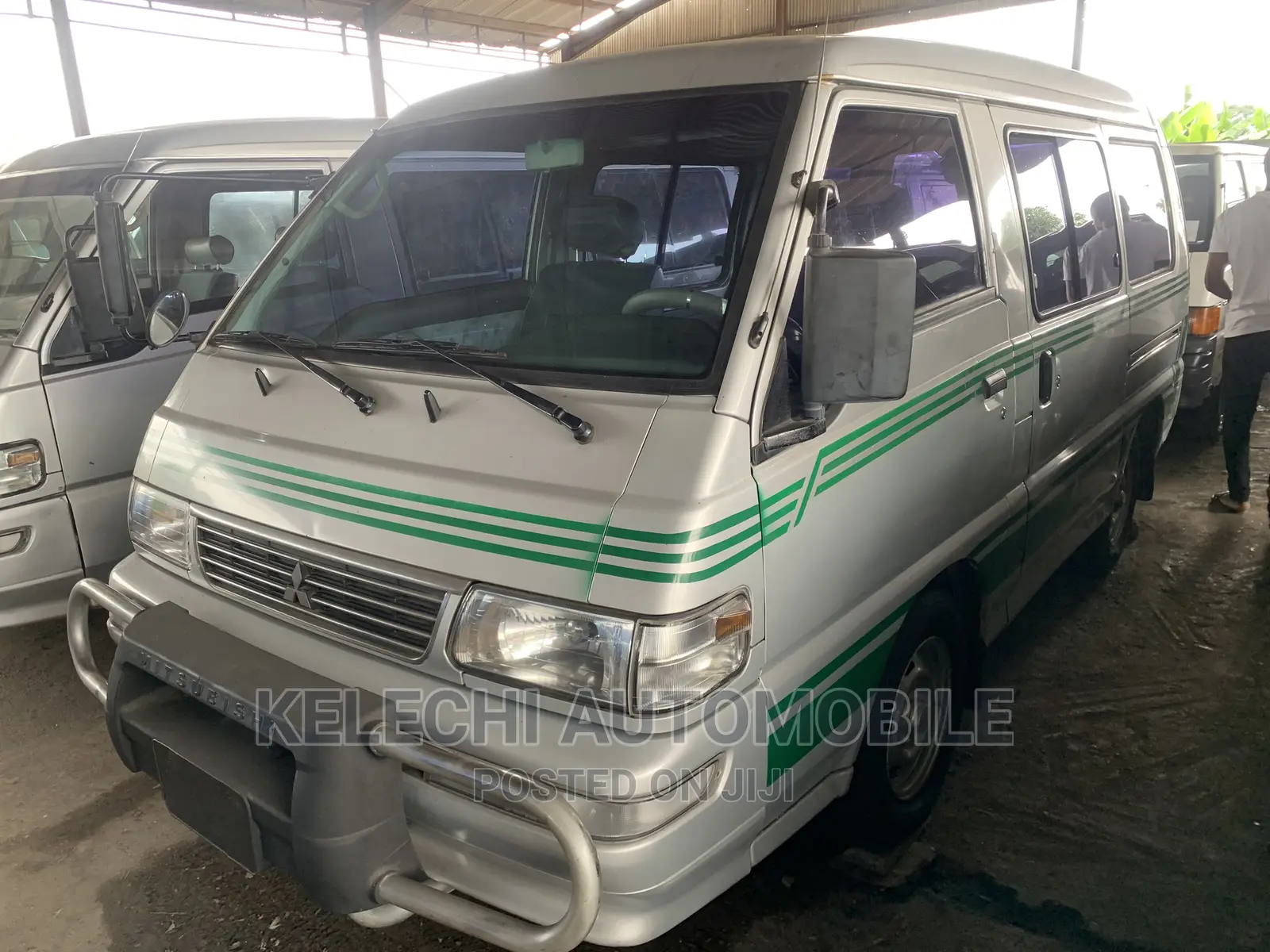 Mitsubishi L300 2004 Silver