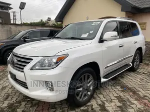 Lexus LX 570 AWD 2014 White