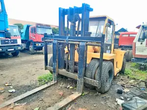 Clark Folklift 15 Tons