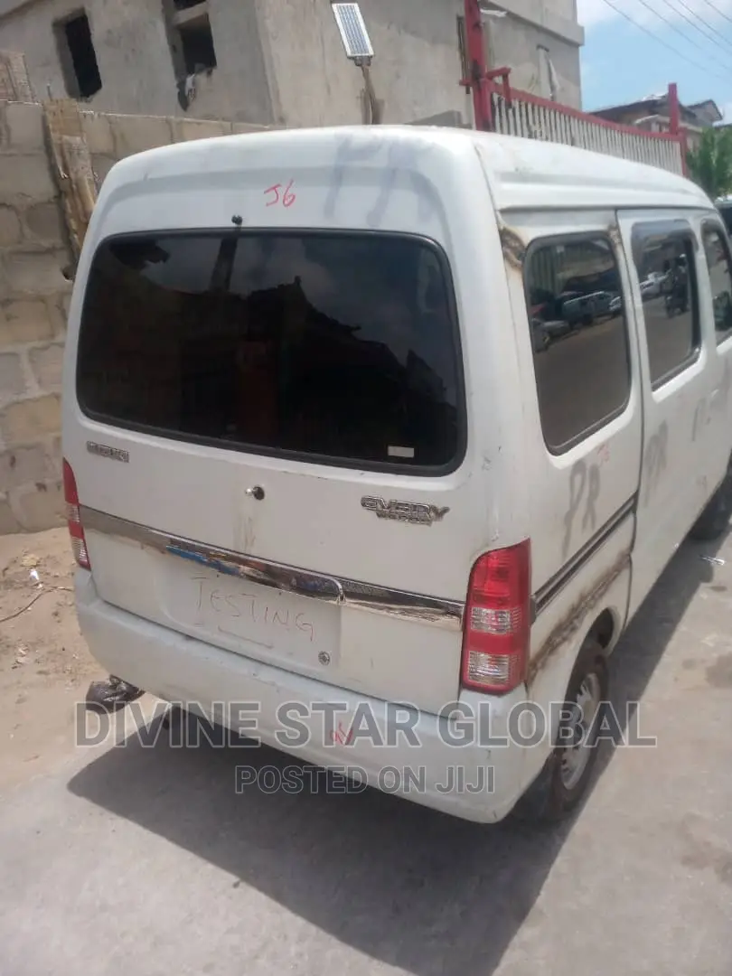 Suzuki Every 2010 White