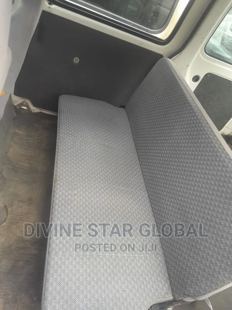 Suzuki Every 2000 White