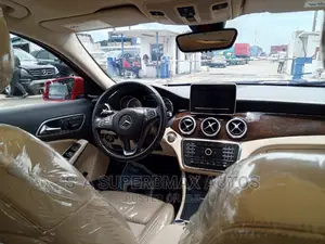 Mercedes-Benz GLA 250 2016 Red