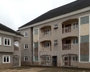 10bdrm Block of Flats in Lbb Properties, Benin City for rent