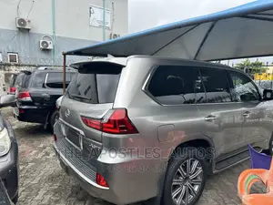 Lexus LX 570 AWD 2017 Gold