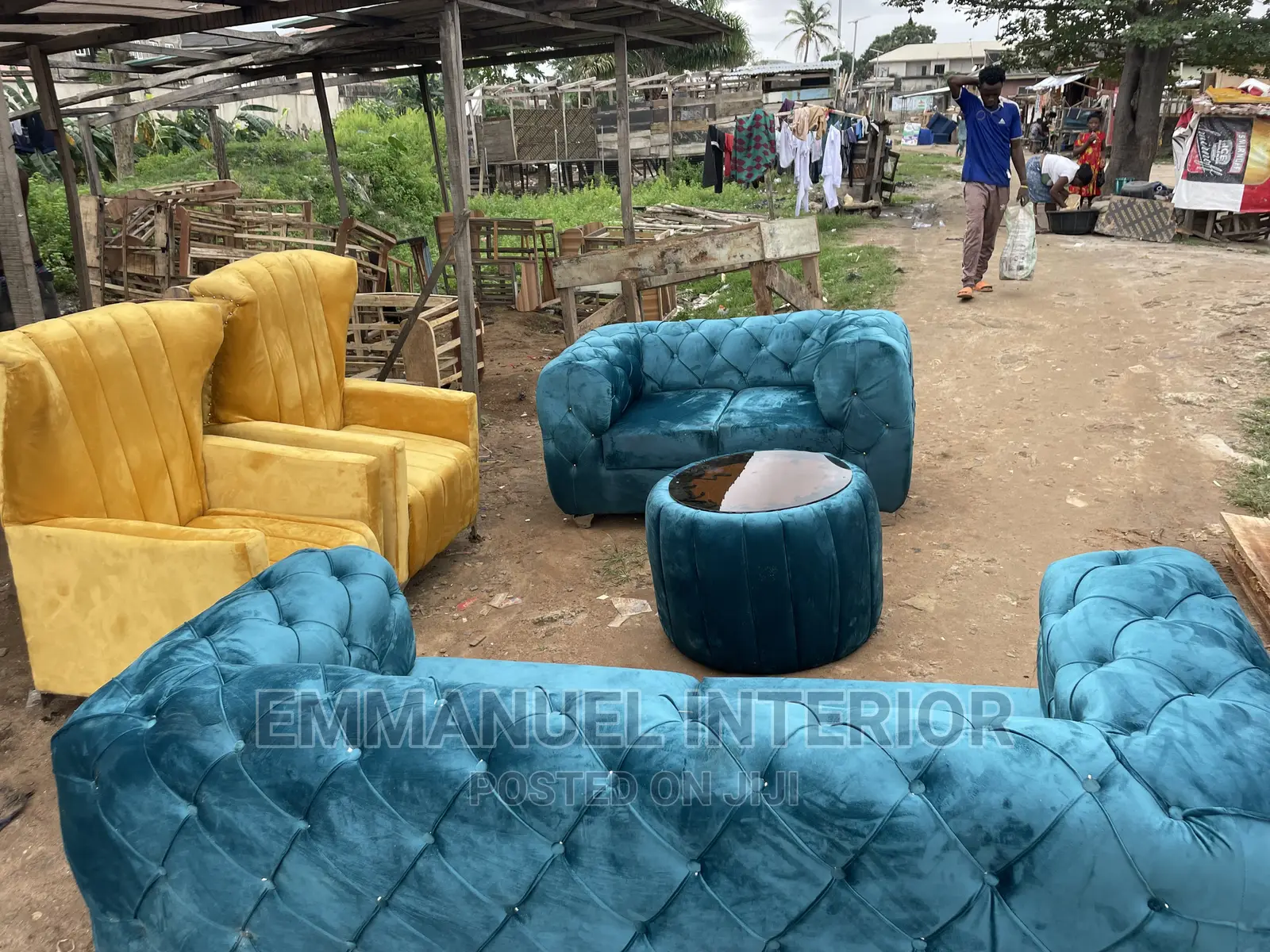 A Standard 7 Seater Sofa With Center Table