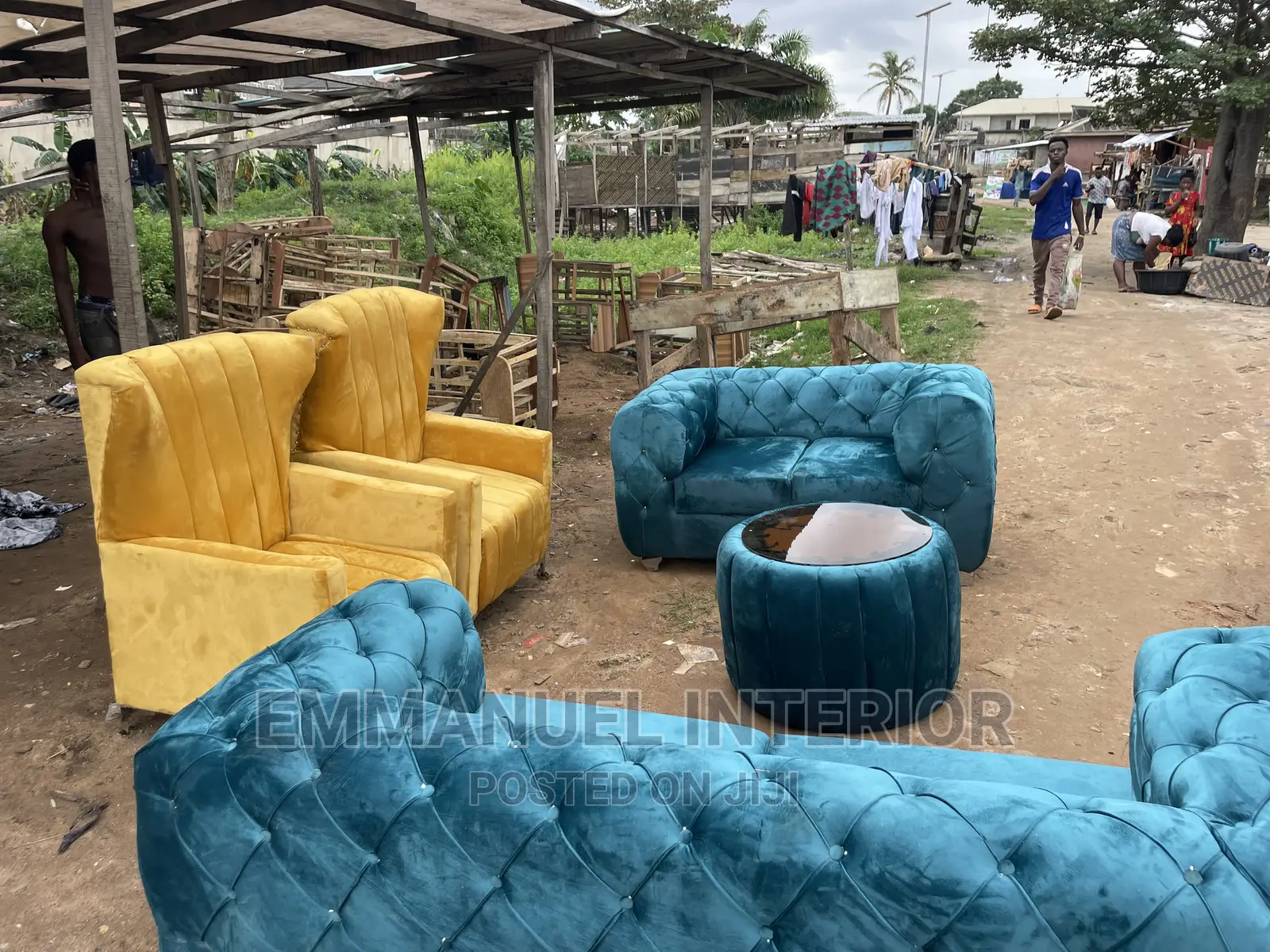 A Standard 7 Seater Sofa With Center Table