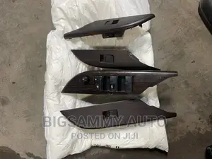Hilux 2015 / 2017 / 2022 Pressing Buttons