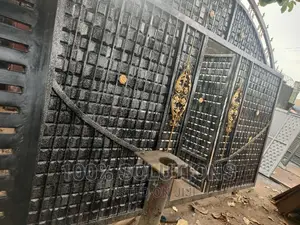 Luxury Standard Rolling Gate for Sale.