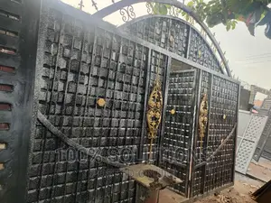 Luxury Standard Rolling Gate for Sale.